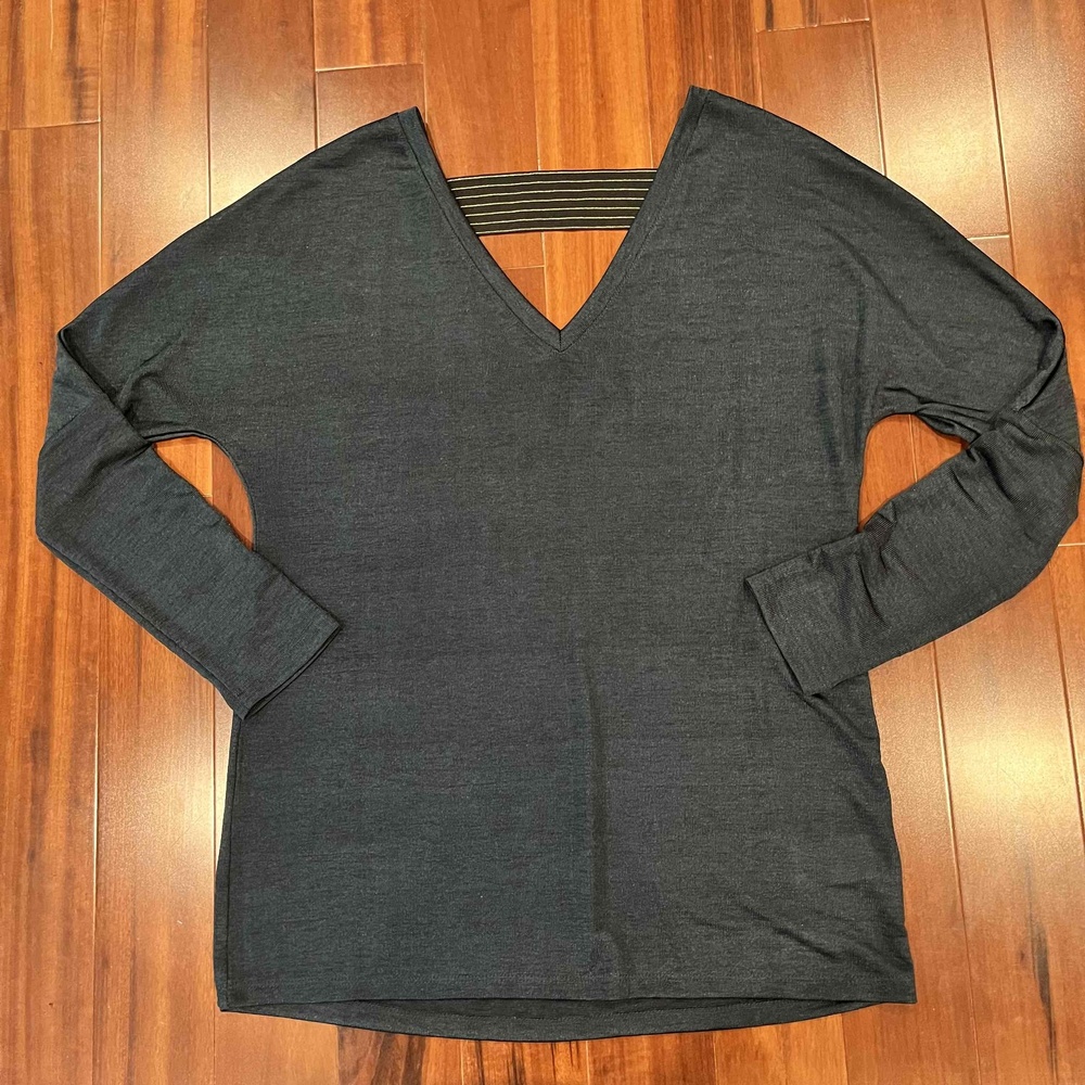STELLA & DOT Dark Green‎ Shirt V Neck Striped Back Strap Long Sleeve Size Large